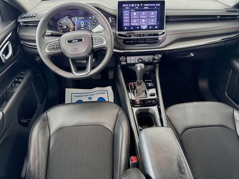Used 2025 Jeep Compass Trailhawk AWD/4WD image 27