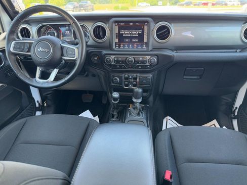 Used 2021 Jeep Wrangler Unlimited Sahara AWD/4WD image 14