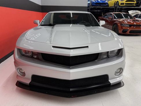 Used 2010 Chevrolet Camaro SS RWD image 11