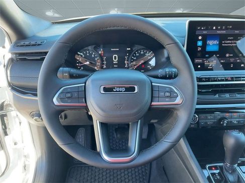 New 2026 Jeep Compass Latitude image 17