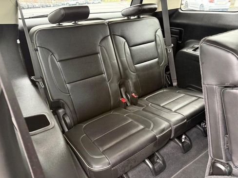 Used 2023 GMC Acadia Denali image 11