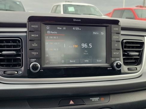 Used 2019 Kia Rio S image 27