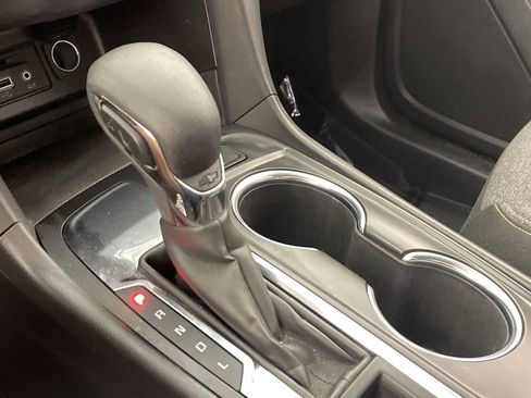 Used 2023 Chevrolet Equinox LT FWD image 14