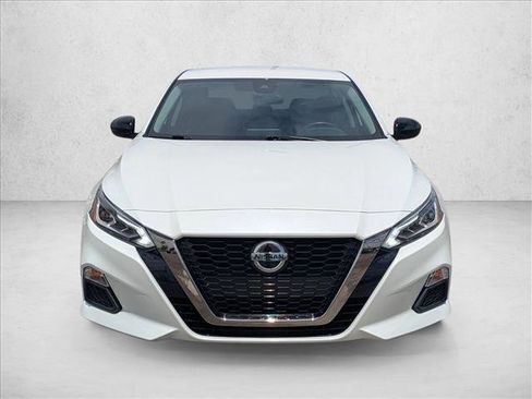 Used 2022 Nissan Altima 2.5 SR FWD image 2
