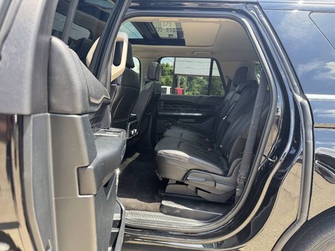 Used 2018 Ford Expedition Max Platinum AWD/4WD image 19