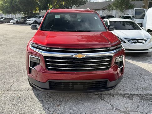 Used 2026 Chevrolet Traverse LT w/ Driver Confidence Package FWD image 2