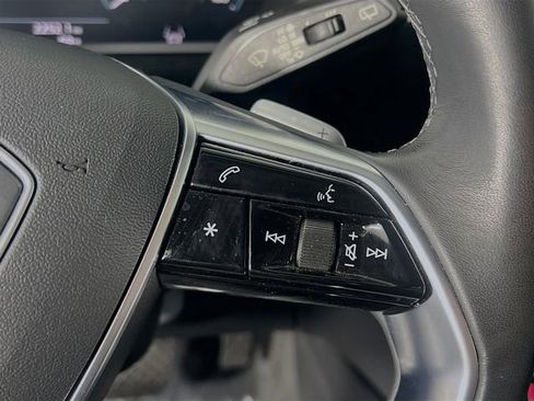 Used 2023 Audi e-tron Premium Plus w/ Premium Plus Package image 17