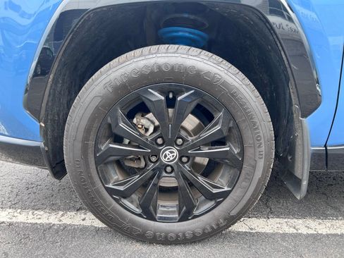 Used 2024 Toyota RAV4 SE AWD/4WD image 18
