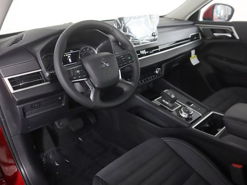Used 2024 Mitsubishi Outlander SE AWD/4WD image 28