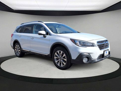 Used 2019 Subaru Outback 3.6R Touring image 2