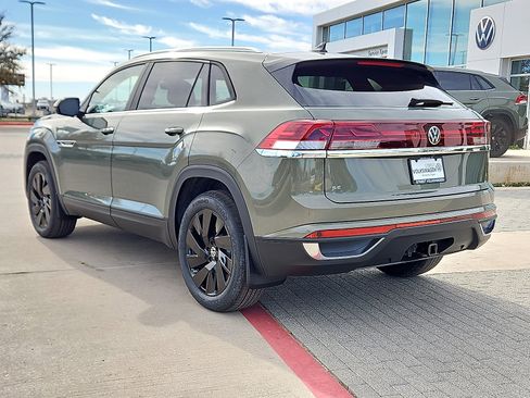 New 2026 Volkswagen Atlas Cross Sport SE image 2