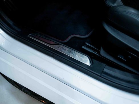 Used 2017 Alfa Romeo Giulia Quadrifoglio image 42