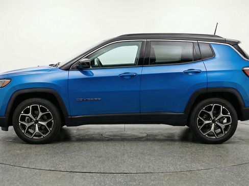 Used 2025 Jeep Compass Limited AWD/4WD image 5