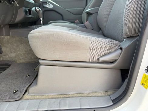 Used 2017 Nissan Frontier SV RWD image 9