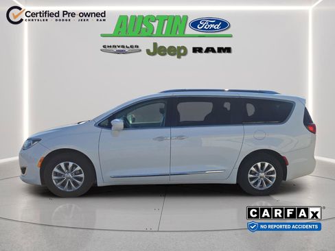 Certified 2018 Chrysler Pacifica Touring-L FWD image 2
