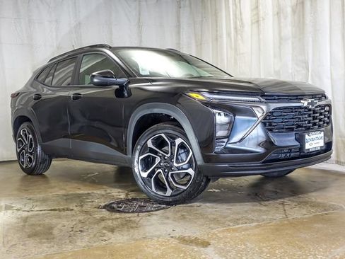 New 2026 Chevrolet Trax RS FWD image 2