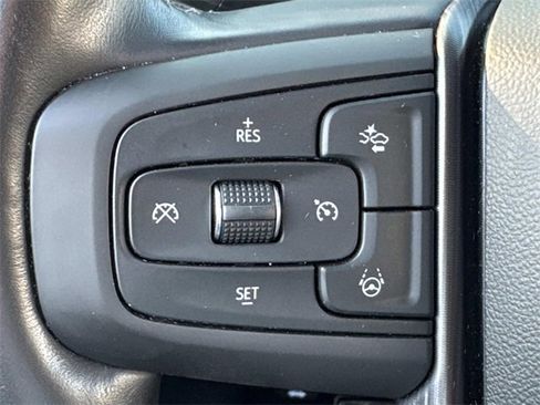 Used 2023 GMC Yukon Denali Ultimate image 32