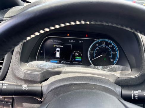 Used 2018 Nissan Leaf SV FWD image 10