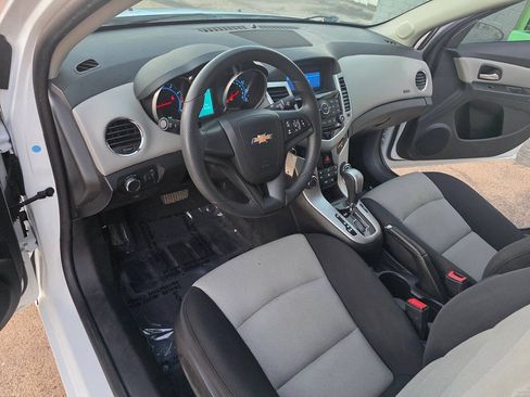 Used 2016 Chevrolet Cruze LS FWD image 14