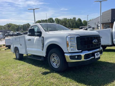 New 2026 Ford F250 XL w/ XL Chrome Package RWD image 1