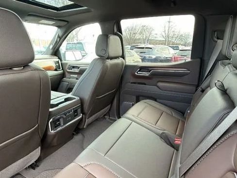 New 2025 GMC Sierra 1500 Denali w/ Denali Reserve Package AWD/4WD image 36