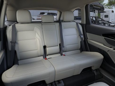 New 2026 Lincoln Nautilus Premier AWD/4WD image 11