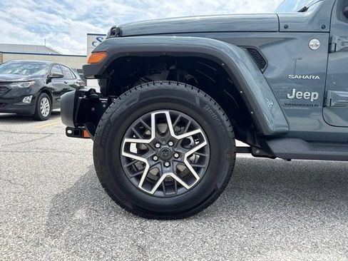 Used 2024 Jeep Wrangler Unlimited Sahara w/ Technology Group AWD/4WD image 42