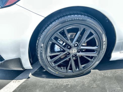 Used 2025 Toyota Camry SE w/ Convenience Package FWD image 18