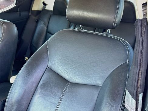 Used 2010 Dodge Avenger R/T FWD image 29