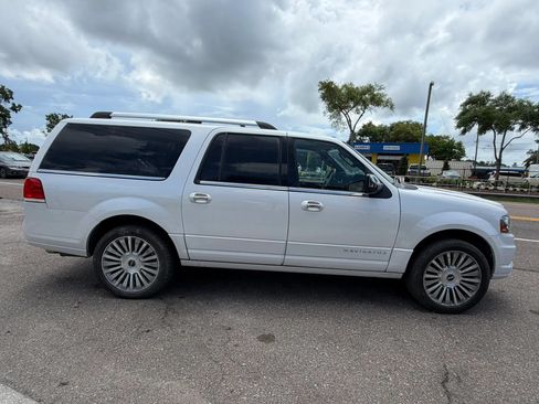 Used 2017 Lincoln Navigator L Select AWD/4WD image 2