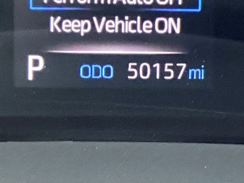 Used 2024 Toyota Sienna LE image 4