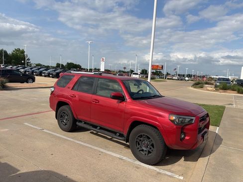 Used 2022 Toyota 4Runner SR5 RWD image 1