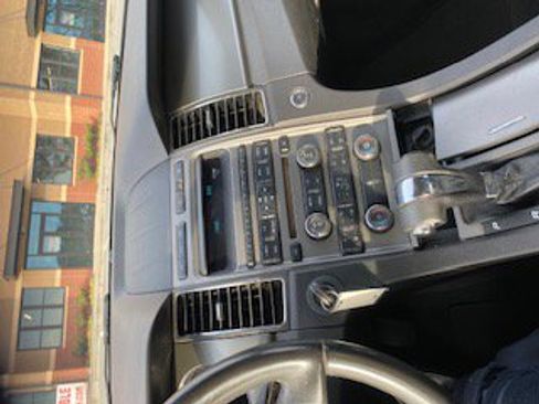 Used 2011 Ford Taurus SEL w/ 201A Rapid Spec Order Code image 5