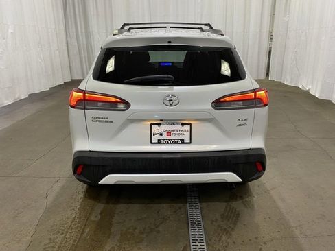 Certified 2023 Toyota Corolla Cross XLE w/ Convenience Package image 5