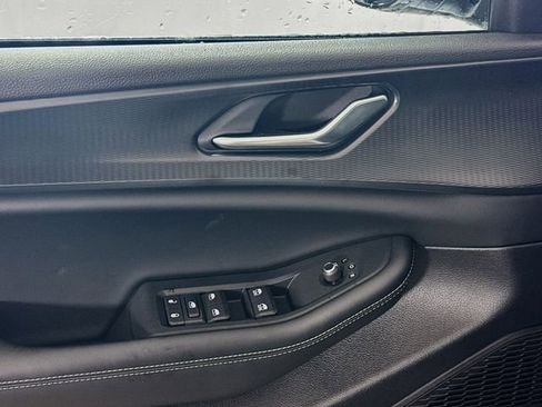 New 2025 Jeep Grand Cherokee Altitude image 17