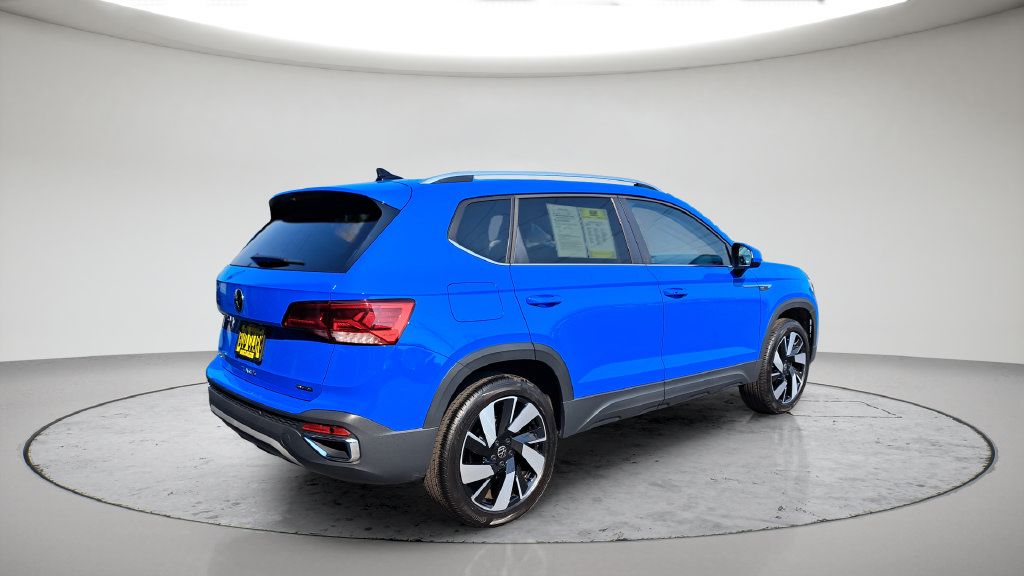 Used 2024 Volkswagen Taos SEL AWD/4WD image 11