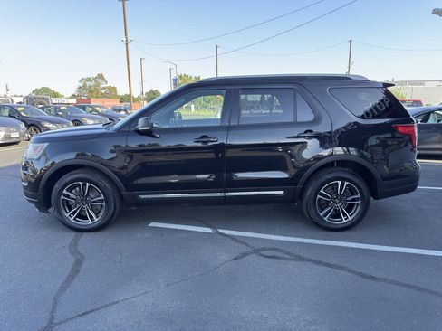 Used 2019 Ford Explorer XLT w/ Equipment Group 201A AWD/4WD image 4
