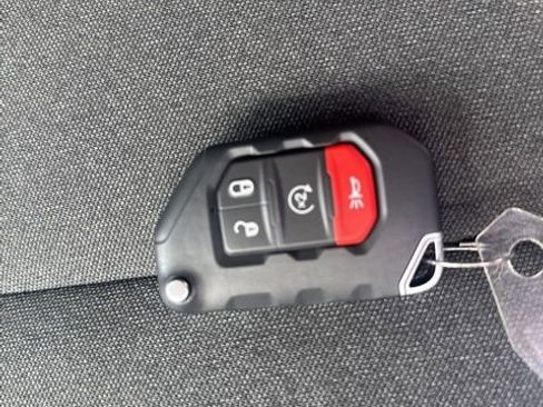 Used 2025 Jeep Wrangler Unlimited Sahara image 28