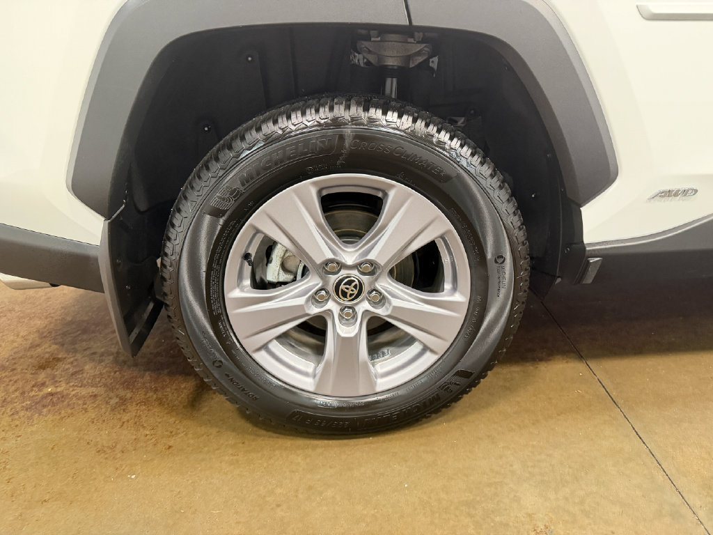 Used 2025 Toyota RAV4 XLE AWD/4WD image 88