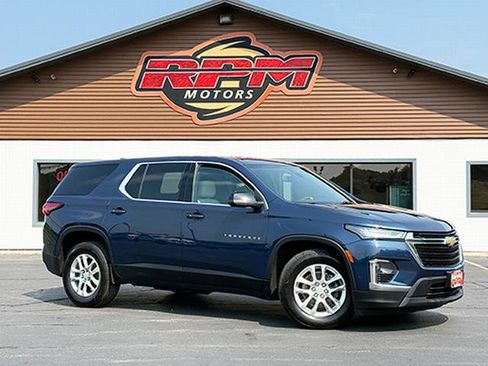 Used 2022 Chevrolet Traverse LS AWD/4WD image 2