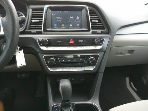 Used 2018 Hyundai Sonata SE FWD image 15