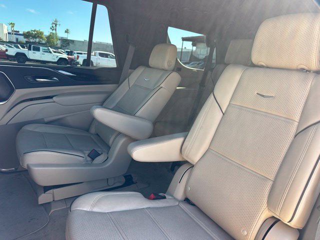 Used 2023 Cadillac Escalade Premium Luxury AWD/4WD image 51