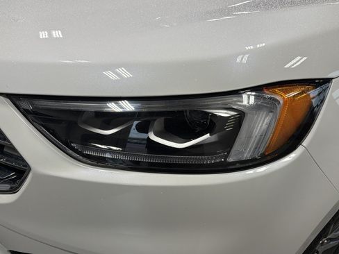 Used 2020 Ford Edge Titanium w/ Equipment Group 301A AWD/4WD image 16