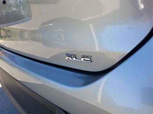 Used 2023 Toyota Highlander XLE image 8