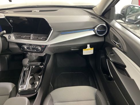 New 2026 Chevrolet Trax LT image 13
