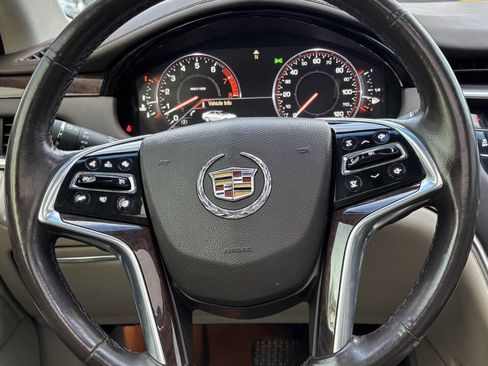 Used 2013 Cadillac XTS Premium image 23