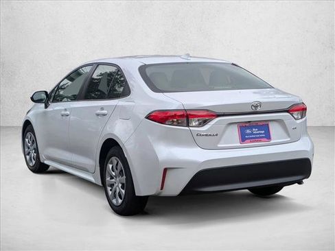 Used 2023 Toyota Corolla LE image 7