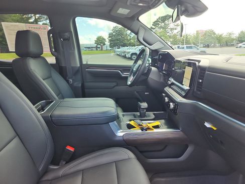 Certified 2026 GMC Sierra 1500 SLT w/ SLT Premium Plus Package AWD/4WD image 10
