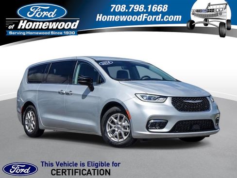 Used 2024 Chrysler Pacifica Touring-L FWD image 1