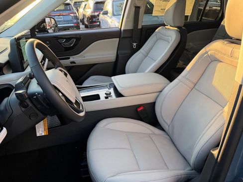 New 2026 Lincoln Aviator Reserve RWD image 11